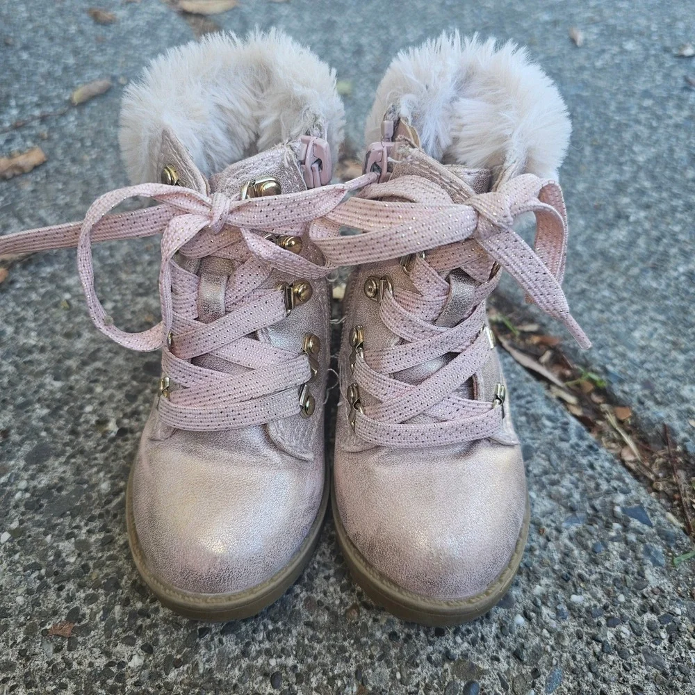 Girls Pink Sparkle Faux Fur‎ Lined Winter Boots Lace Up Side Zip Size 6